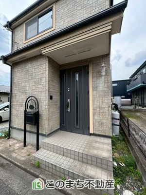 【玄関】 | KEM宇都宮市南町1期 | 玄関周りは家の顔！スタイリッシュな玄関が特徴です！
