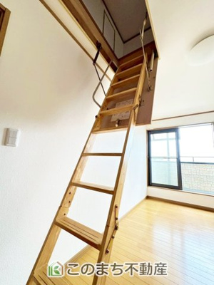 【内装】 | KEM宇都宮市南町1期 | 屋根裏収納への階段です。
