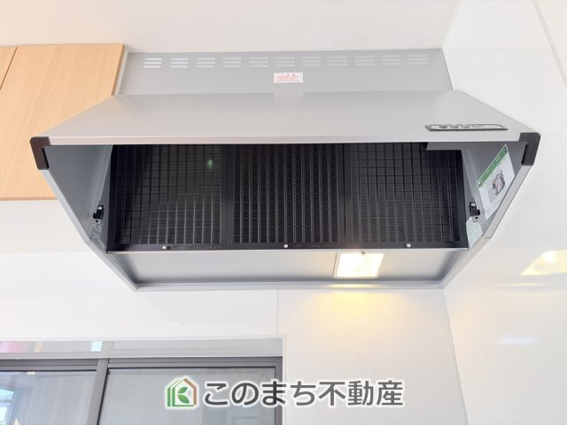 KEM宇都宮市南町1期のキッチン|お料理の匂いもスッキリ♪シンプルデザインで掃除も簡単‼
