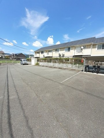 アメニティハイツ　Ｅの駐車場