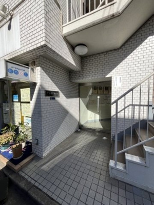 【エントランス】 | グレイス旗の台