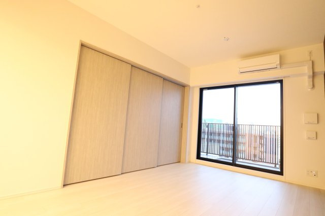 スプランディッド新大阪VIIの居間・リビング