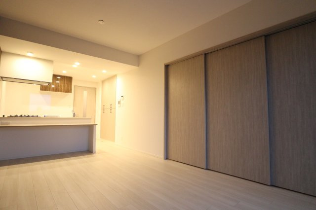 スプランディッド新大阪VIIの居間・リビング