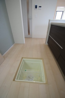 【キッチン】 | 【仲介手数料無料！！】府中市若松町3丁目　新築戸建て（全4棟）1号棟　6180万円 | タッチレス、浄水器付き水栓