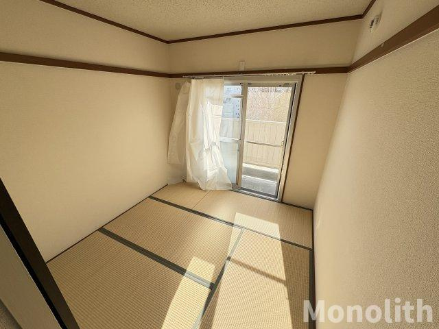 鶴山台60号棟の和室