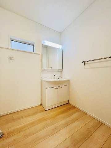 高崎市下里見町の前面道路含む現地写真|暮らしやすい住環境♪