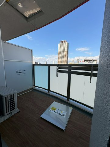 セレニテ難波グランデノールのバルコニー