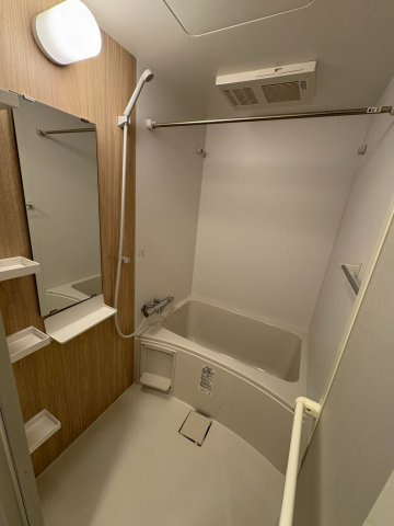 セレニテ難波グランデノールの浴室