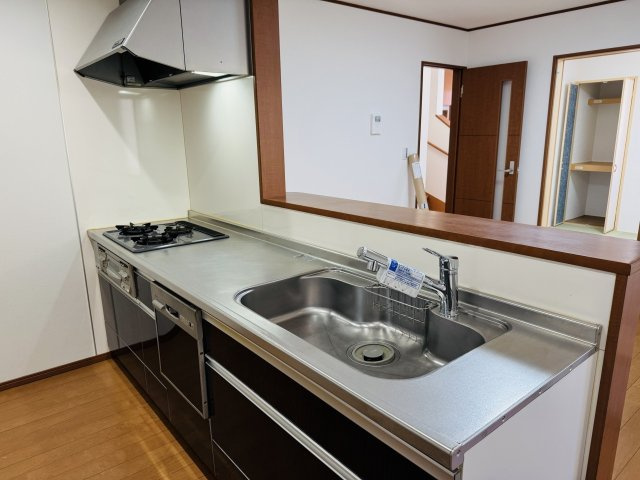 八王子市　川口町　中古戸建てのキッチン|～使い勝手の良いシステムキッチン～