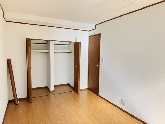 八王子市　川口町　中古戸建ての収納|～収納力の高いクローゼット完備～