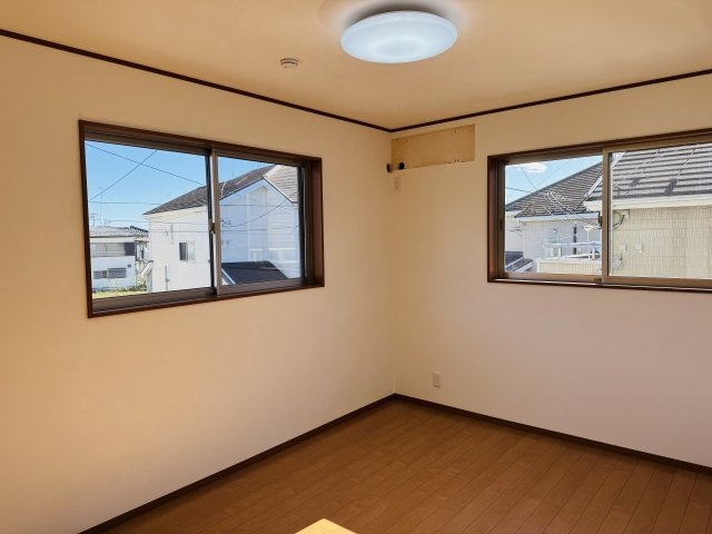 八王子市　川口町　中古戸建ての子供部屋|～2階6.75帖の洋室　2面採光で明るく風通しの良いお部屋です～