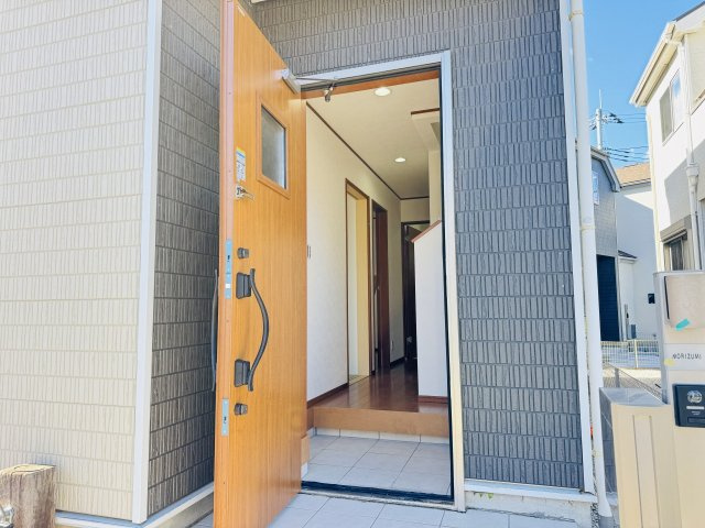 八王子市　川口町　中古戸建ての玄関|～玄関は安心のWロックキー仕様　鍵交換済です～