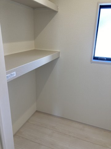 リーブルガーデンS富岡市下高瀬第１　5号棟の収納|２階洋室収納：ウォークインクローゼット2です。