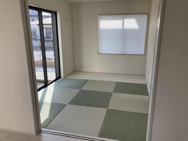 リーブルガーデンS富岡市下高瀬第１　5号棟の和室|１階６帖和室です。