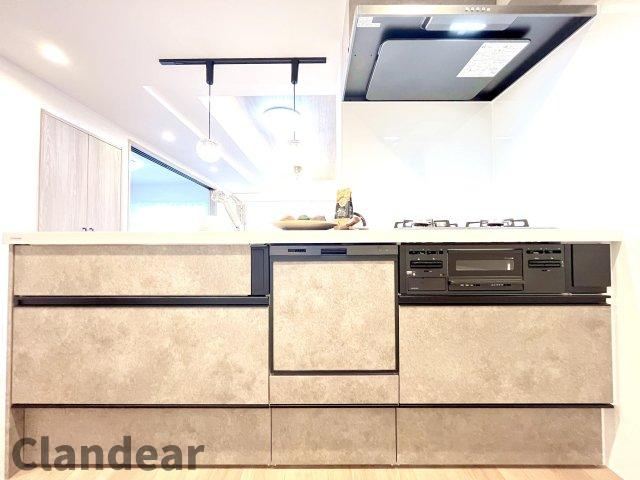 ジェム草加ガーデニアのキッチン|ドキドキの新生活も、安心してスタート。ぴったりの住まいを見つけませんか？クランディアが一緒に住まい選びをサポートします‼　まずは、お気軽にお問合せください　＃クランディア