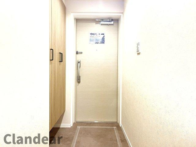 ジェム草加ガーデニアの玄関|ドキドキの新生活も、安心してスタート。ぴったりの住まいを見つけませんか？クランディアが一緒に住まい選びをサポートします‼　まずは、お気軽にお問合せください　＃クランディア