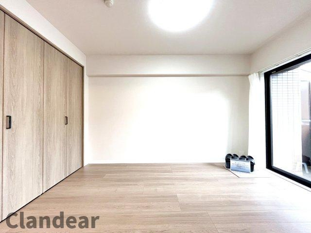 ジェム草加ガーデニアの洋室|ドキドキの新生活も、安心してスタート。ぴったりの住まいを見つけませんか？クランディアが一緒に住まい選びをサポートします‼　まずは、お気軽にお問合せください　＃クランディア