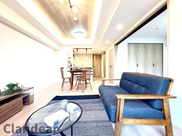 ジェム草加ガーデニアの居間・リビング|ドキドキの新生活も、安心してスタート。ぴったりの住まいを見つけませんか？クランディアが一緒に住まい選びをサポートします‼　まずは、お気軽にお問合せください　＃クランディア