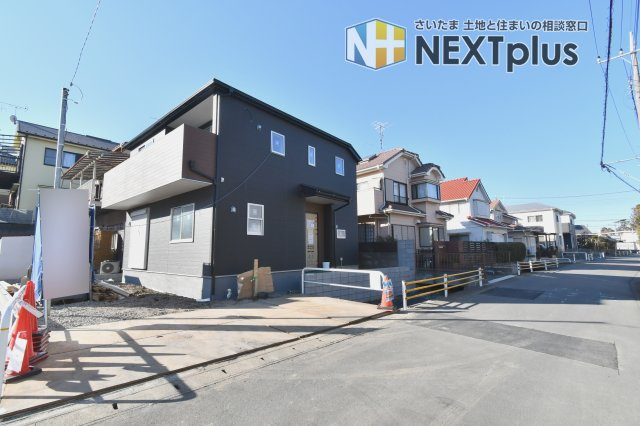 蓮田市東　全1棟の前面道路含む現地写真