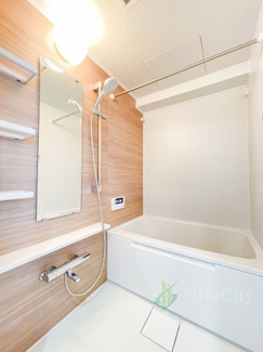 【浴室】 | メトロ新高円寺マンション | バスルーム　当日のご見学、可能です！お気軽にお問い合わせください！※0120-133-468