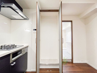 【収納】 | メトロ新高円寺マンション | 収納　キッチン脇