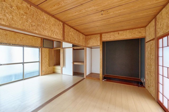 久留米市善道寺飯田戸建の居間・リビング|ゆったりとしたリビングです