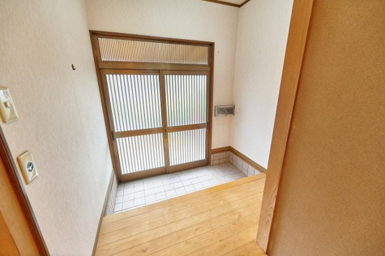 久留米市善道寺飯田戸建の玄関|ゆったりとした玄関です