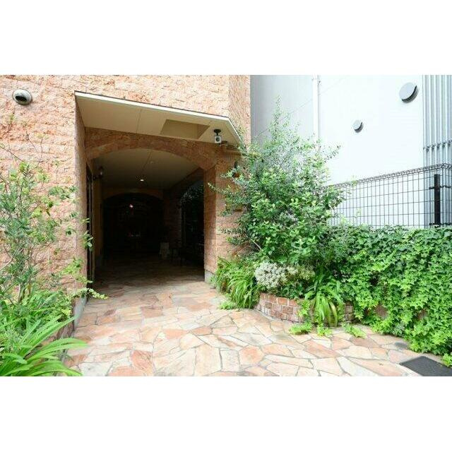 リスレーヌ蔵前のエントランス