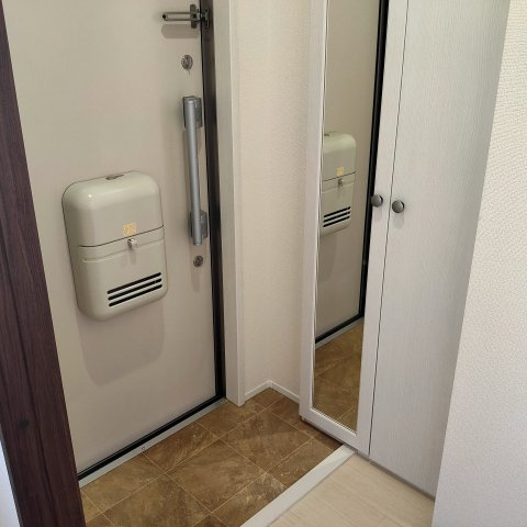 グランヴェルデ中央の玄関