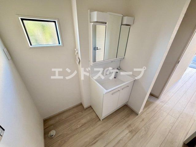 高崎市芝塚町戸建ての独立洗面台|高崎、前橋のお部屋探しはエンドスケープまで！お客様の理想お聞かせ下さい♪