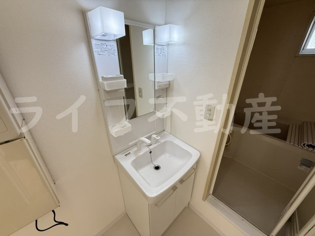 メゾン・ウィステの独立洗面台|使いやすい独立洗面台です