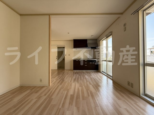 メゾン・ウィステの居間・リビング|おしゃれな居間です