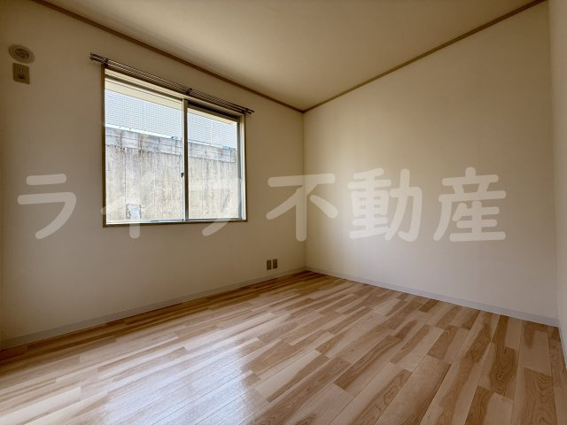 メゾン・ウィステの居間・リビング|こちらのリビングで趣味の時間をお楽しみください