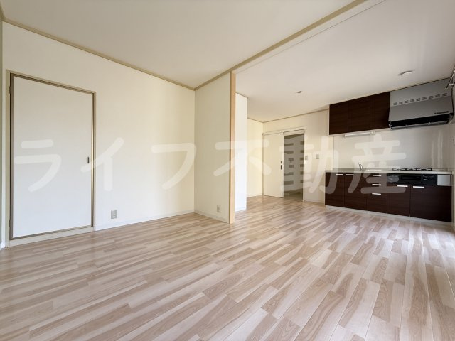 メゾン・ウィステの洋室|広々とした洋室です