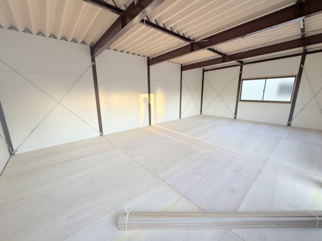 田島資材置場の内装