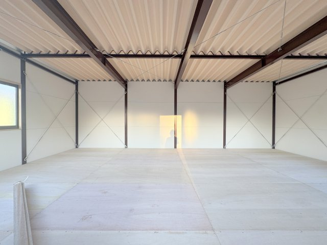 田島資材置場の内装