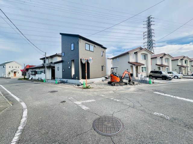 高崎東貝沢４丁目の前面道路含む現地写真|閑静な住宅地