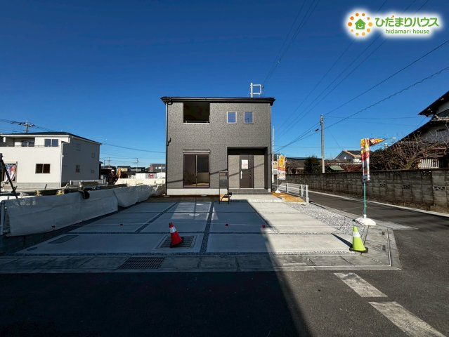 鴻巣市松原　新築戸建　リーブルガーデン03の駐車場