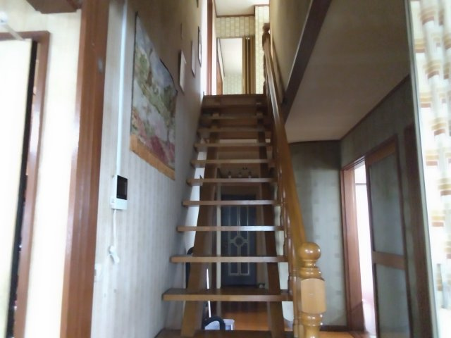 【内装】 | 児玉郡上里町神保原町　中古戸建 | 階段
