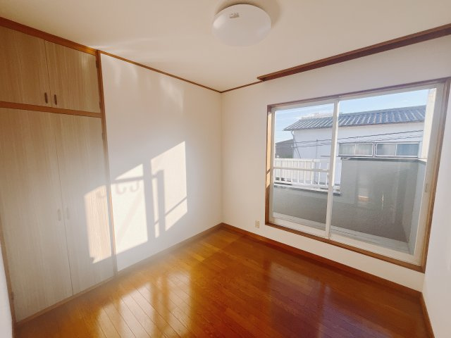 【中古戸建】太田市大原町の洋室|■2階洋室｜子供部屋のメリットは「自立心を養うことができる」「自分で整理整頓できるようになる」そして、お子様が成長した際には「プライバシーを確保できる」といい事だらけ♪