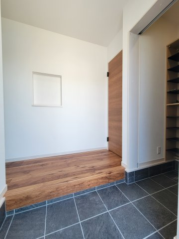 新中島Ⅴ・新築戸建の玄関