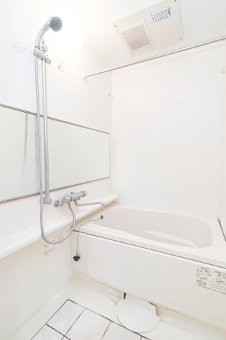 サヴォイスタジオスイーツ　6階の浴室|別号室のものです。現状優先になります。