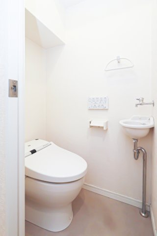 サヴォイスタジオスイーツ　6階のトイレ|別号室のものです。現状優先になります。