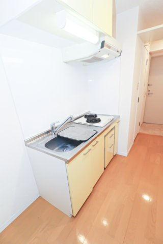 サヴォイスタジオスイーツ　6階のキッチン|別号室のものです。現状優先になります。