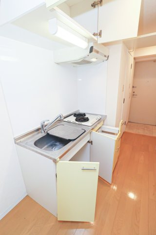 サヴォイスタジオスイーツ　6階のキッチン|別号室のものです。現状優先になります。