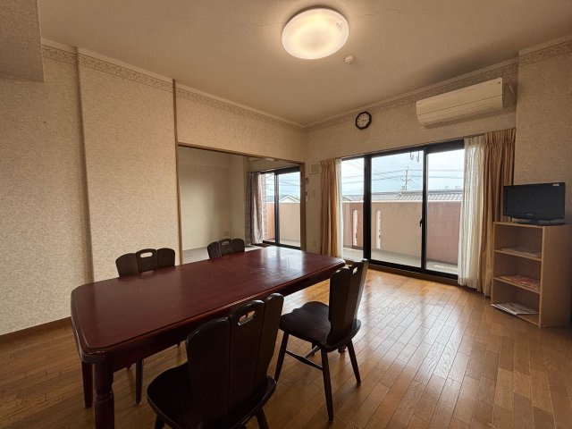 シャトレ愛松稲沢Ⅴの居間・リビング|LD