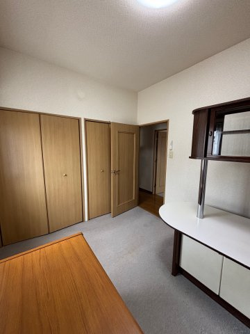 シャトレ愛松稲沢Ⅴの洋室|北東側洋室約6.0帖