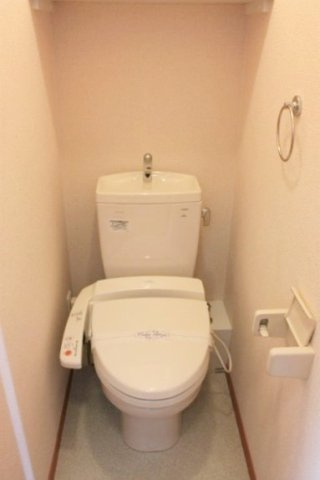 レオパレスルフラン東越谷のトイレ