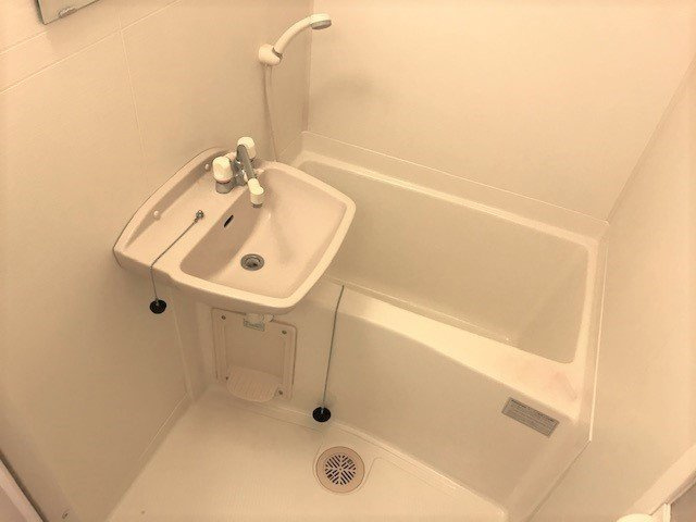 レオパレスルフラン東越谷の浴室