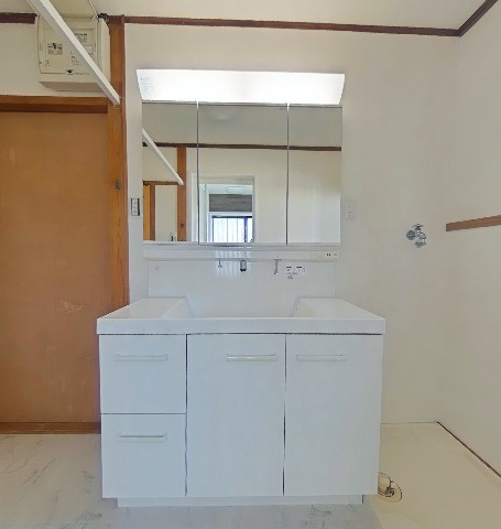 緑丘４丁目　戸建の独立洗面台